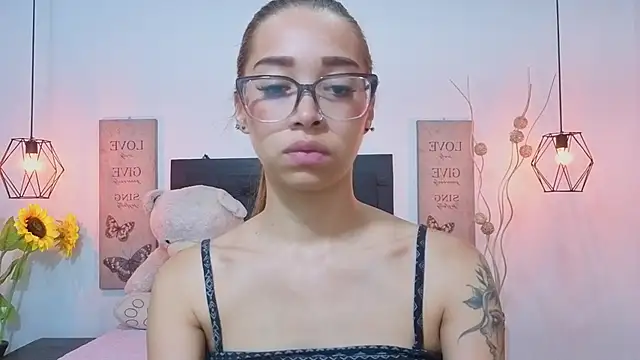 Antonella mc online show from 06-19-26, 12:20