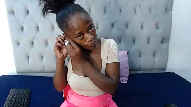 SexyAdelexx online show from 02-04-26, 07:36