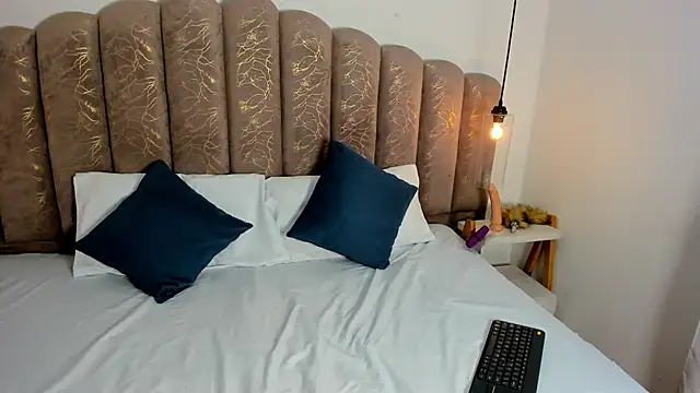 Ambar85 online show from 11-28-25, 03:09