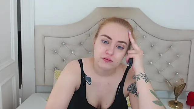 Snapshot of RubyBigBoobs chatting on 12-18-25, 03:07 RubyBigBoobs online show from 12-18-25, 03:07