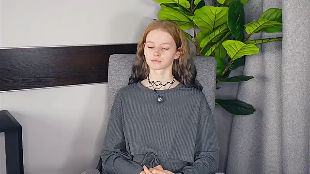 ToyaPletz online show from 11-25-25, 08:14