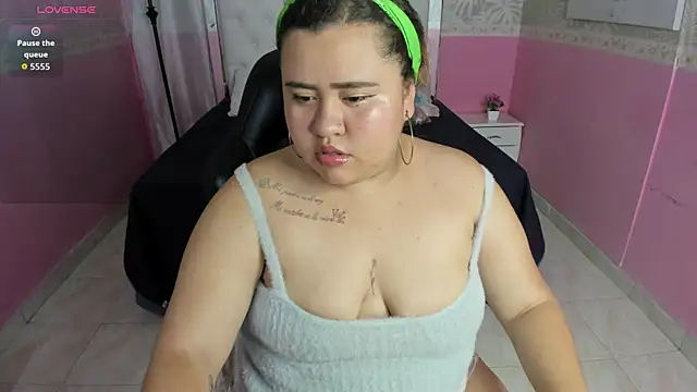 Danna Keys online show from 12-17-25, 06:47