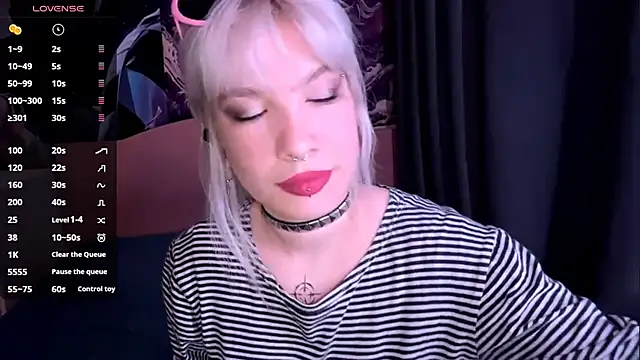 Snapshot of LolaDollyMur chatting on 11-23-25, 08:08 LolaDollyMur online show from 11-23-25, 08:08