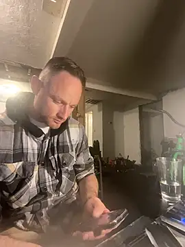 famous1tad online show from 04-12-26, 10:20