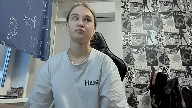 helgicuteness online show from 12-22-25, 12:57