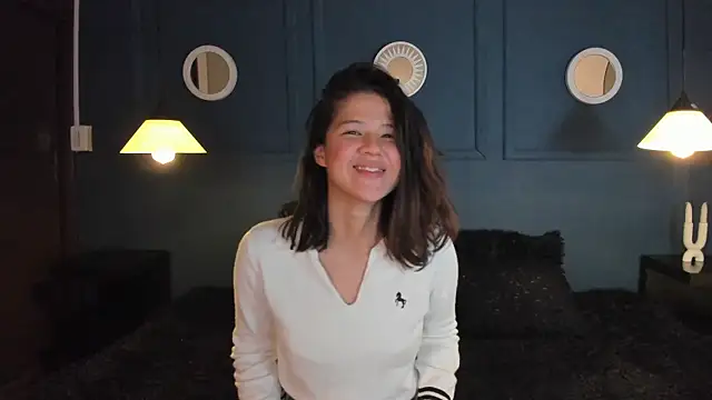 Snapshot of Skyy_bloom chatting on 03-04-26, 12:11 Skyy bloom online show from 03-04-26, 12:11