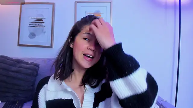 Snapshot of Skyy_bloom chatting on 03-19-26, 12:42 Skyy bloom online show from 03-19-26, 12:42