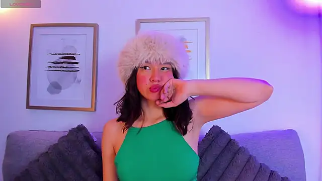 Snapshot of Skyy_bloom chatting on 04-02-26, 12:03 Skyy bloom online show from 04-02-26, 12:03