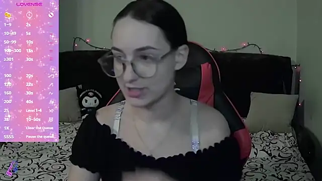 Snapshot of Star_Kate chatting on 12-19-25, 07:32 Star Kate online show from 12-19-25, 07:32