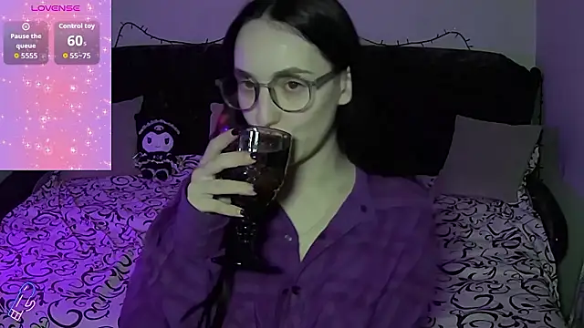 Snapshot of Star_Kate chatting on 01-10-26, 01:51 Star Kate online show from 01-10-26, 01:51