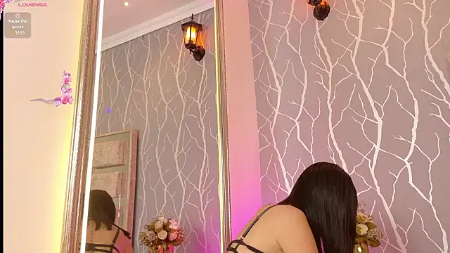 Julia rivers online show from 02-04-26, 01:17