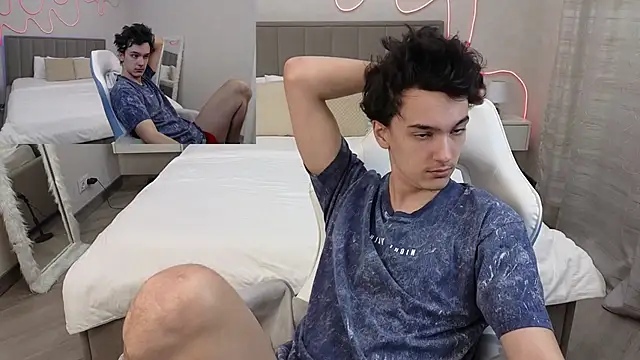 Snapshot of MoonlinSkinn chatting on 02-12-26, 01:00 MoonlinSkinn online show from 02-12-26, 01:00