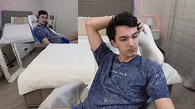 Snapshot of MoonlinSkinn chatting on 02-13-26, 01:01 MoonlinSkinn online show from 02-13-26, 01:01