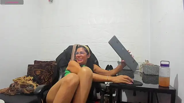 Miss clarepocahose online show from 07-11-26, 11:06