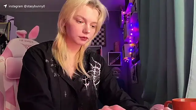 KittyLarva online show from 01-07-26, 05:21