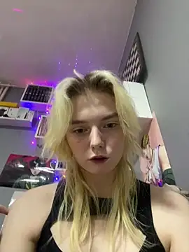 KittyLarva online show from 02-17-26, 07:53