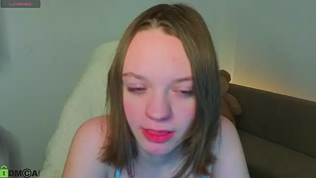 Snapshot of Olivia_Riesz chatting on 03-08-26, 02:04 Olivia Riesz online show from 03-08-26, 02:04