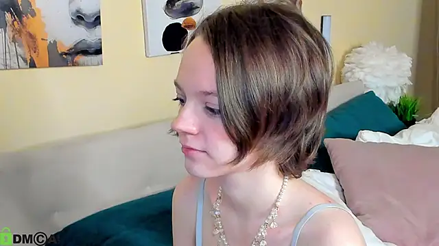 Olivia Riesz online show from 05-09-26, 01:11