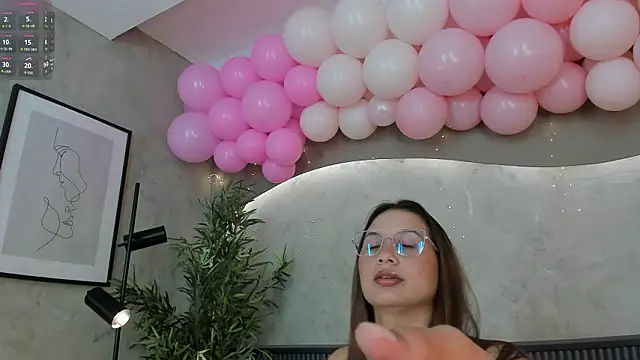 Lola saenz  online show from 03-17-26, 01:36