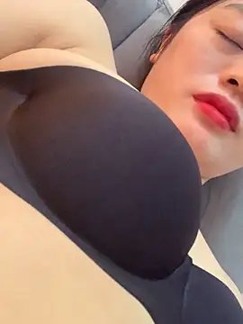 lana-kan online show from 12-19-25, 09:33