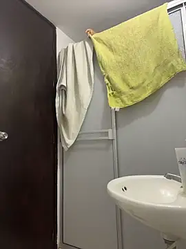 Miia moonn online show from 12-14-25, 11:15