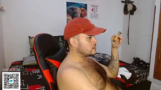 Snapshot of holegape chatting on 03-06-26, 06:37 holegape online show from 03-06-26, 06:37