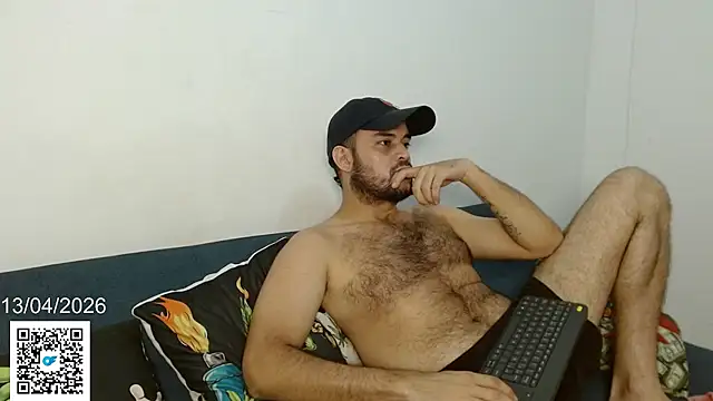 Snapshot of holegape chatting on 04-14-26, 01:33 holegape online show from 04-14-26, 01:33