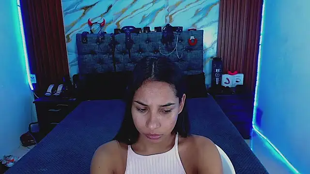 Snapshot of Meryandcris chatting on 03-05-26, 05:36 Meryandcris online show from 03-05-26, 05:36