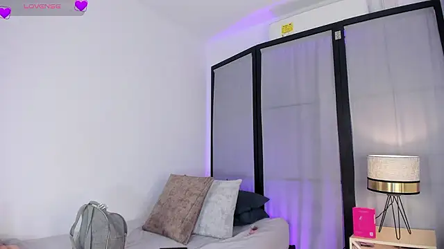 niicole steele  online show from 01-17-26, 08:01