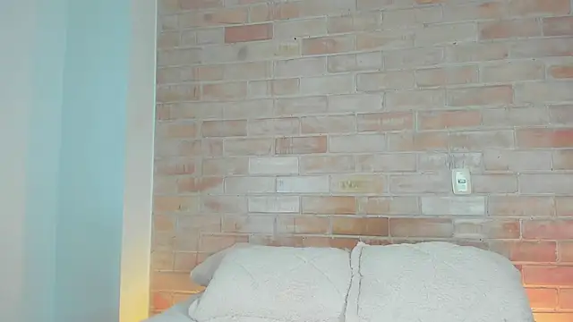 niicole steele  online show from 06-18-26, 01:06