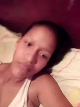 Snapshot of rachelbunny_and_kevin chatting on 02-07-26, 06:22 rachelbunny and kevin online show from 02-07-26, 06:22