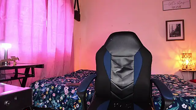 Snapshot of Ethantravis22 chatting on 03-18-26, 04:43 Ethantravis22 online show from 03-18-26, 04:43