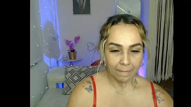 Aunty milf online show from 06-16-26, 08:00