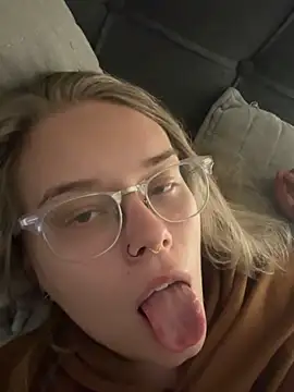 babyblue977 online show from 12-23-25, 03:15