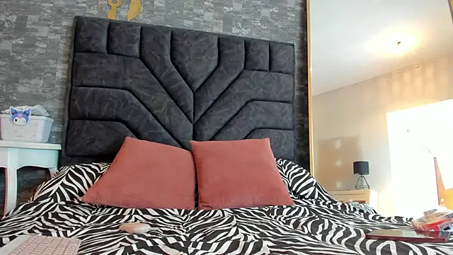 Megan Kuromi online show from 12-20-25, 08:05