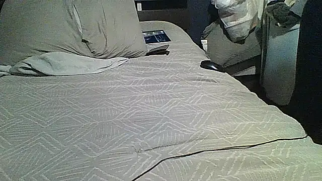 Snapshot of xxxenzo1 chatting on 09-09-25, 04:23 xxxenzo1 online show from 09-09-25, 04:23