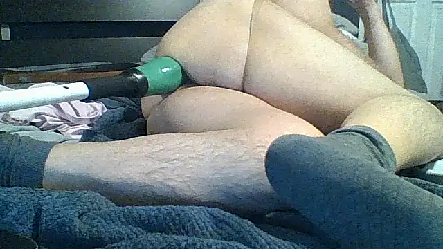 Snapshot of xxxenzo1 chatting on 10-15-25, 01:50 xxxenzo1 online show from 10-15-25, 01:50