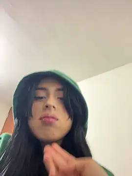 Snapshot of Nathalie_spencer2 chatting on 12-15-25, 12:15 Nathalie spencer2 online show from 12-15-25, 12:15