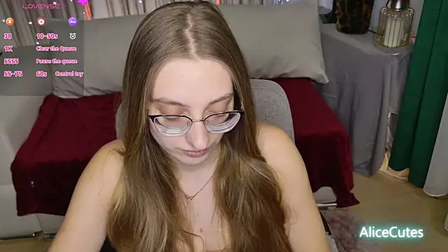 AliceCutes online show from 02-03-26, 02:55