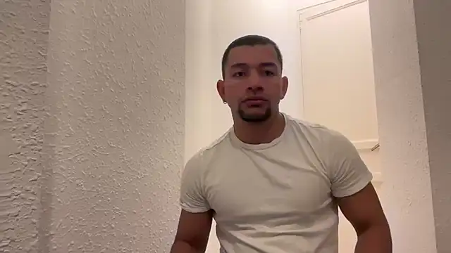 esleider12 online show from 12-18-25, 04:57