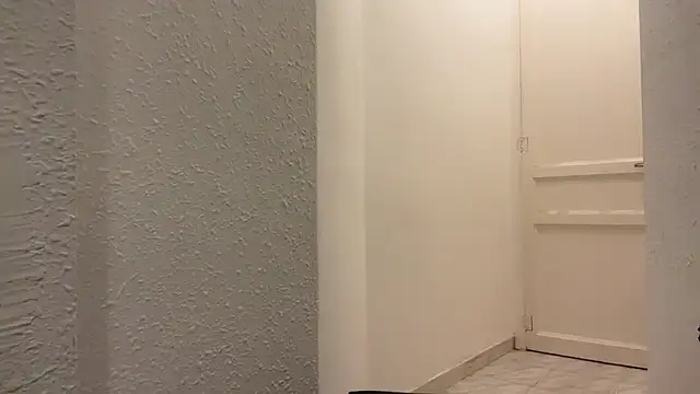 esleider12 online show from 12-22-25, 03:09