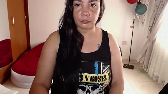 vivian-milf online show from 11-25-25, 01:55