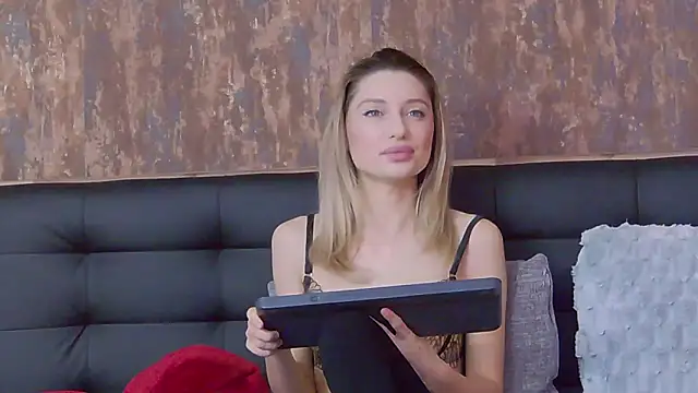 SilviaPastori online show from 02-03-26, 06:00