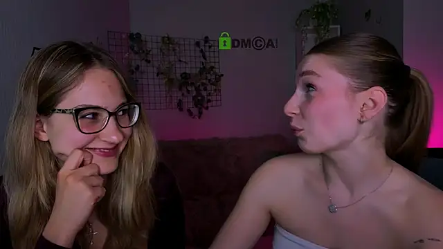 Snapshot of mary_meow_hot chatting on 04-21-26, 07:28 mary meow hot online show from 04-21-26, 07:28