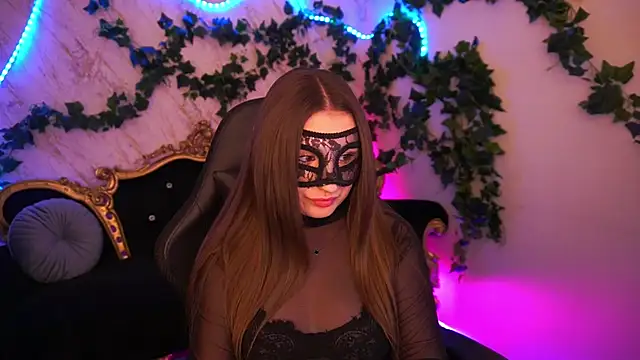 NaomiBaae online show from 12-15-25, 10:03