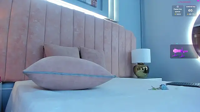 Snapshot of ninacrave_ chatting on 03-11-26, 02:50 ninacrave online show from 03-11-26, 02:50