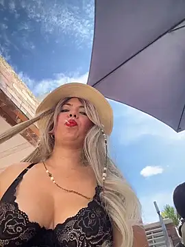 IsaSantoDomingo online show from 12-04-25, 02:26