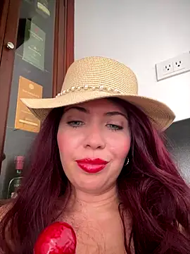 IsaSantoDomingo online show from 12-18-25, 04:35