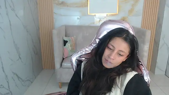 serabella s online show from 12-18-25, 01:17