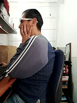 Fuegosutil online show from 01-14-26, 03:39